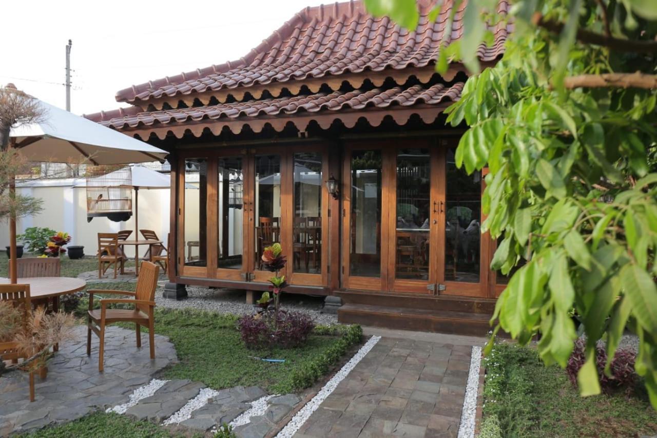 Dem Ayem Heritage Guest House ยอกยาการ์ตา ภายนอก รูปภาพ